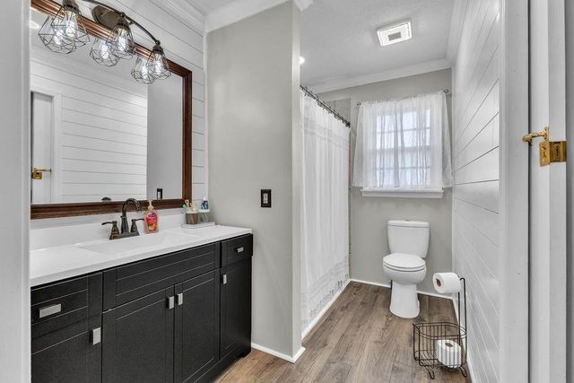 3114 Gene Field Road, St Joseph, MO 64506