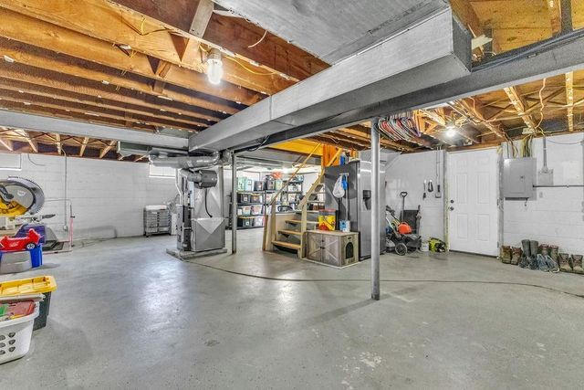 3114 Gene Field Road, St Joseph, MO 64506