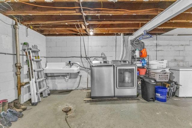 3114 Gene Field Road, St Joseph, MO 64506