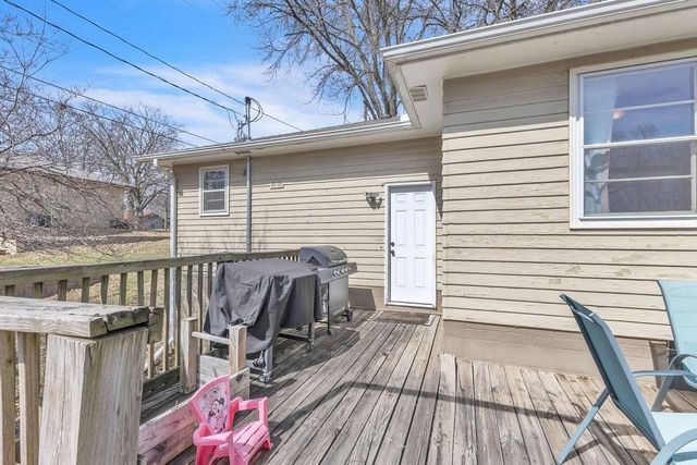 3114 Gene Field Road, St Joseph, MO 64506