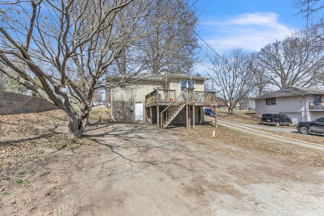 3114 Gene Field Road, St Joseph, MO 64506