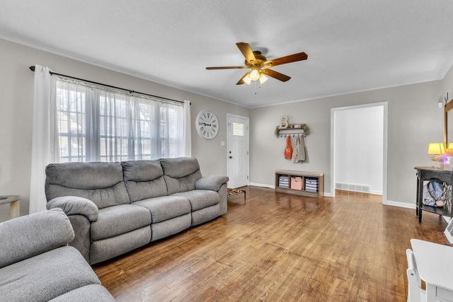 3114 Gene Field Road, St Joseph, MO 64506