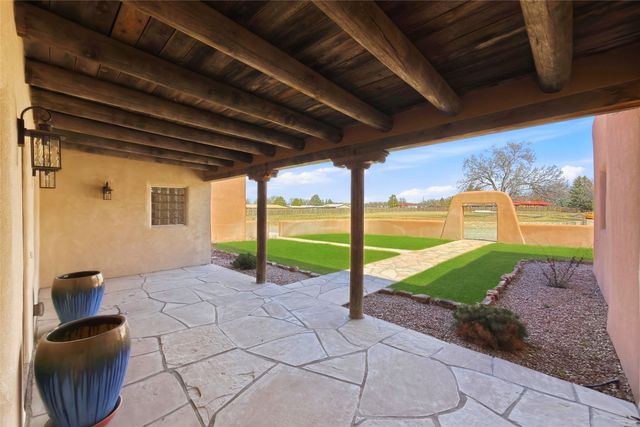 3 A Loma Manzanita, Santa Fe, NM 87506