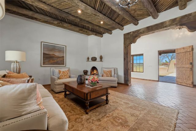 3 A Loma Manzanita, Santa Fe, NM 87506