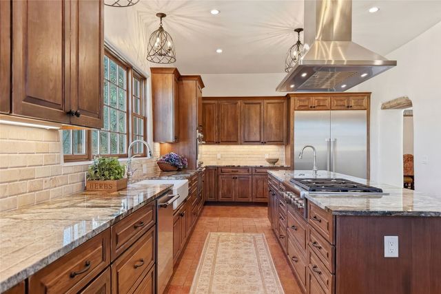 3 A Loma Manzanita, Santa Fe, NM 87506