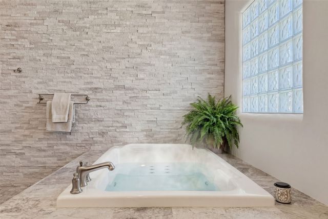 3 A Loma Manzanita, Santa Fe, NM 87506