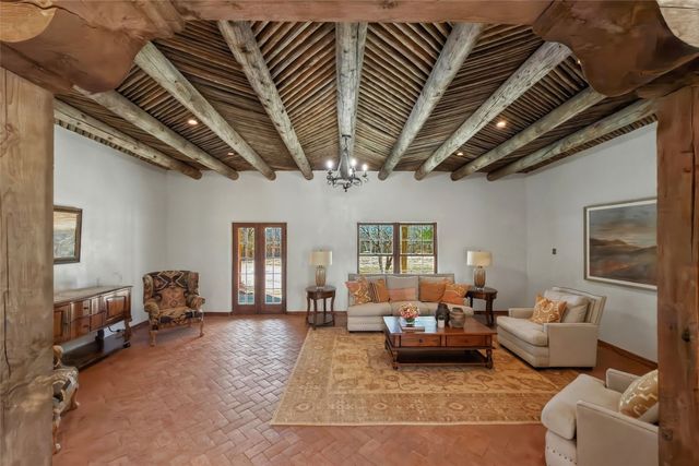 3 A Loma Manzanita, Santa Fe, NM 87506