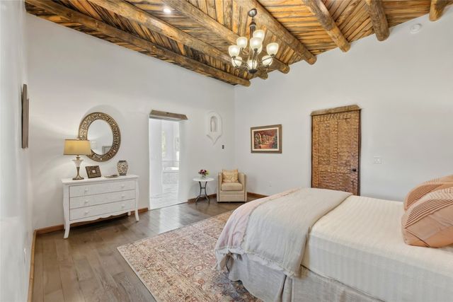3 A Loma Manzanita, Santa Fe, NM 87506