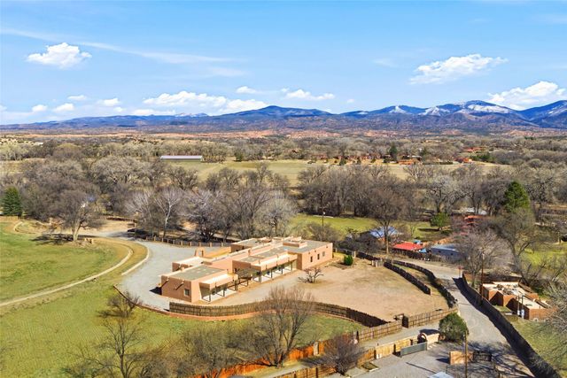 3 A Loma Manzanita, Santa Fe, NM 87506