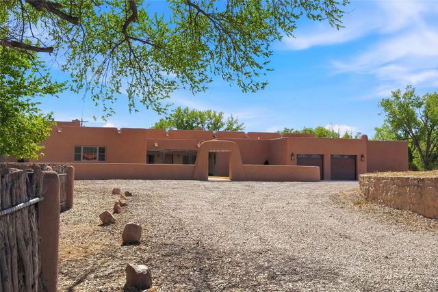 3 A Loma Manzanita, Santa Fe, NM 87506