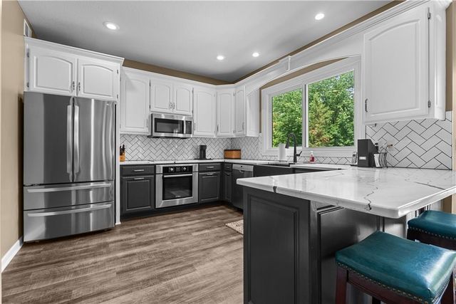 5717 NE Coral Drive, Lee's Summit, MO 64064