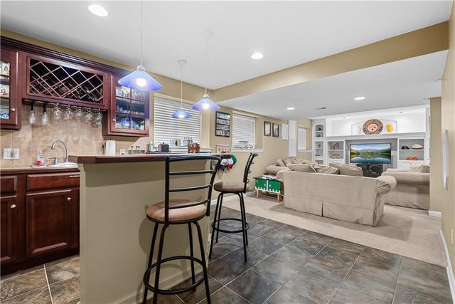 5717 NE Coral Drive, Lee's Summit, MO 64064