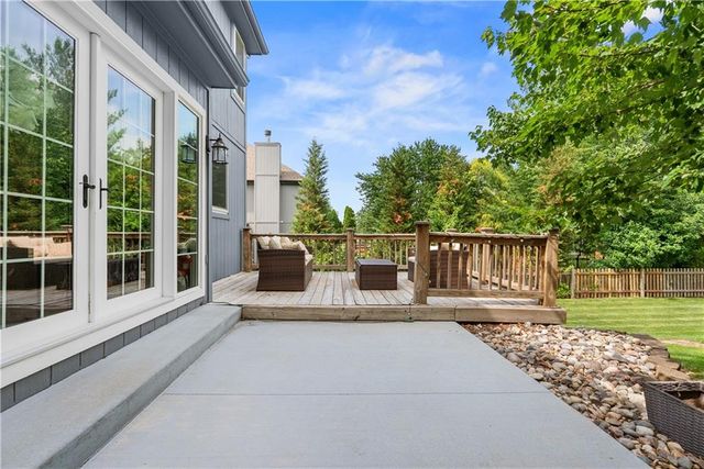 5717 NE Coral Drive, Lee's Summit, MO 64064
