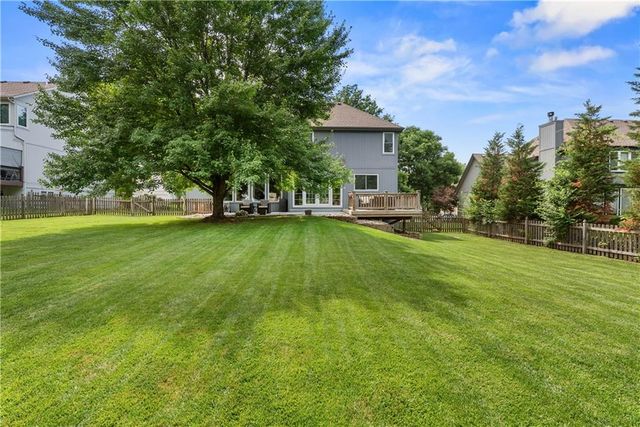 5717 NE Coral Drive, Lee's Summit, MO 64064