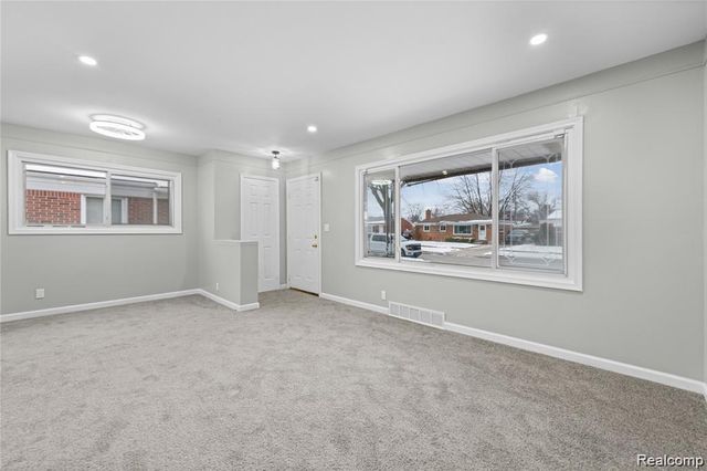 22644 Hill Street, Warren, MI 48091