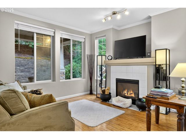 14830 Sw SANDHILL Loop 102, Beaverton, OR 97007