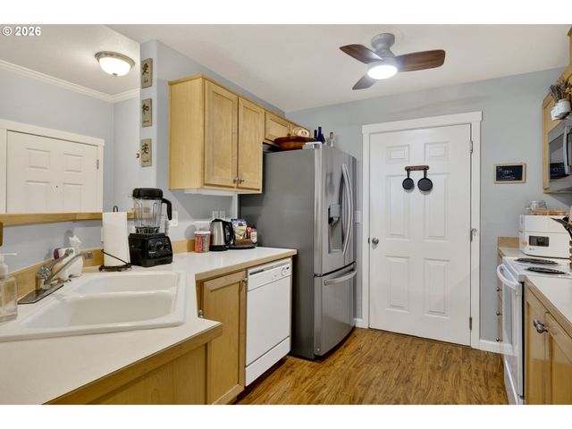14830 Sw SANDHILL Loop 102, Beaverton, OR 97007