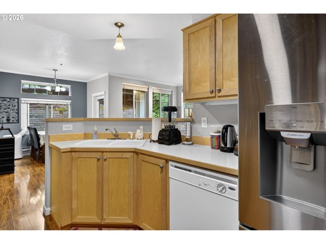 14830 Sw SANDHILL Loop 102, Beaverton, OR 97007