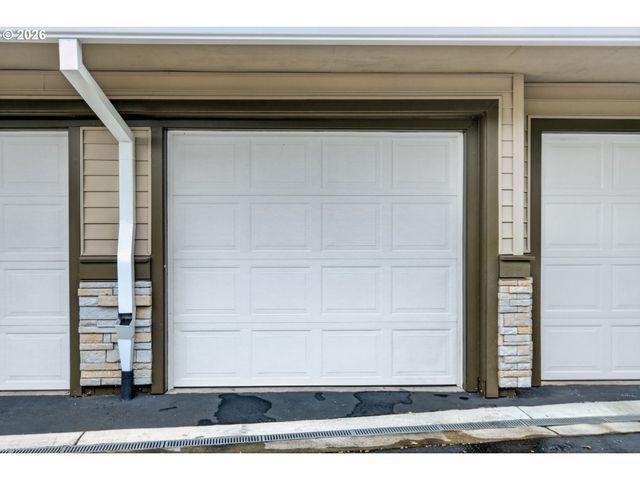 14830 Sw SANDHILL Loop 102, Beaverton, OR 97007