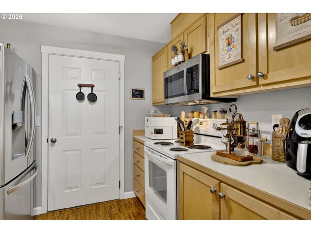 14830 Sw SANDHILL Loop 102, Beaverton, OR 97007
