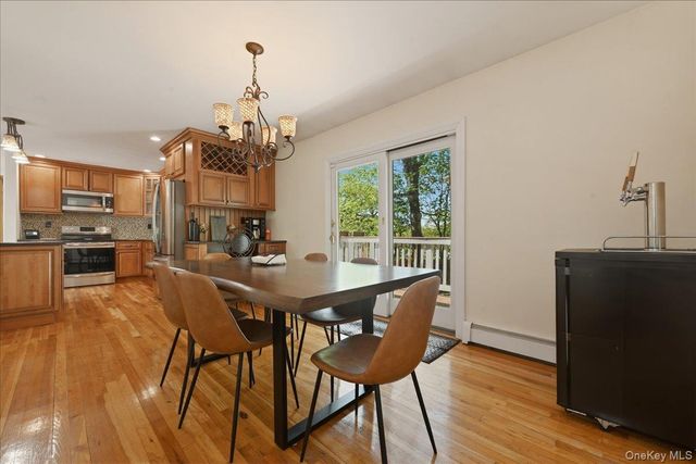 3 Layne Way, Northport, NY 11768