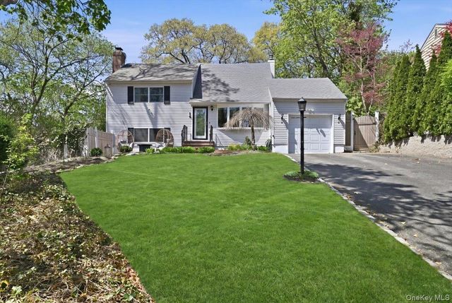 3 Layne Way, Northport, NY 11768