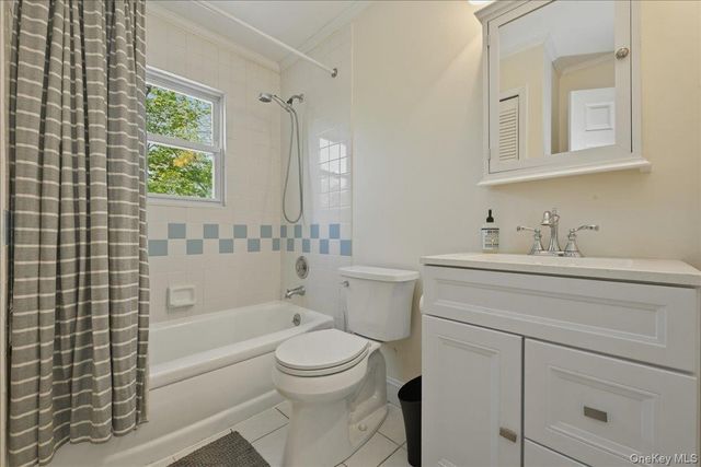 3 Layne Way, Northport, NY 11768