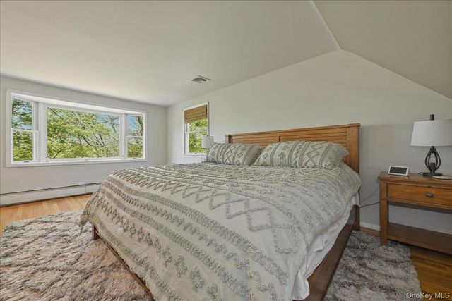 3 Layne Way, Northport, NY 11768