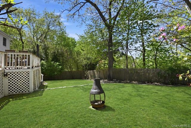 3 Layne Way, Northport, NY 11768