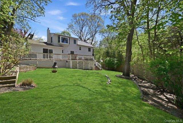 3 Layne Way, Northport, NY 11768