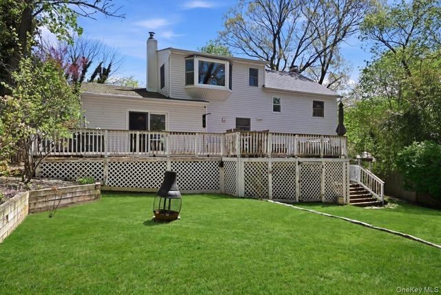 3 Layne Way, Northport, NY 11768