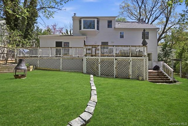 3 Layne Way, Northport, NY 11768