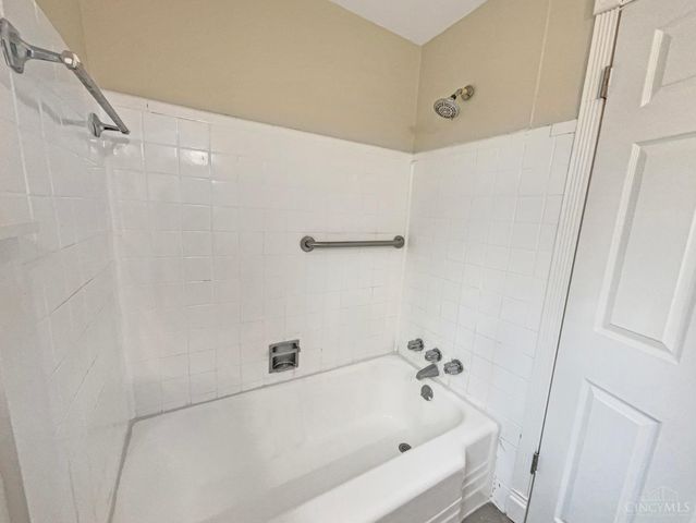 7046 Beechmont Avenue, Anderson Twp, OH 45230