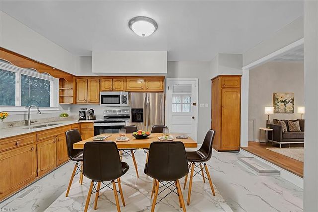 31 Radford ST, Portsmouth, VA 23701