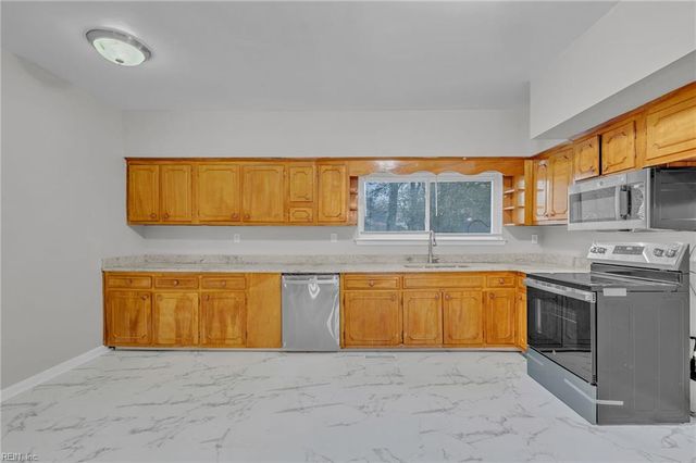 31 Radford ST, Portsmouth, VA 23701