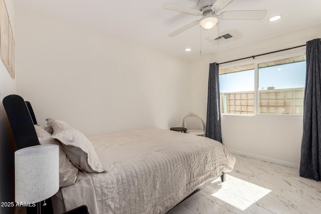 10441 W TWIN OAKS Drive, Sun City, AZ 85351