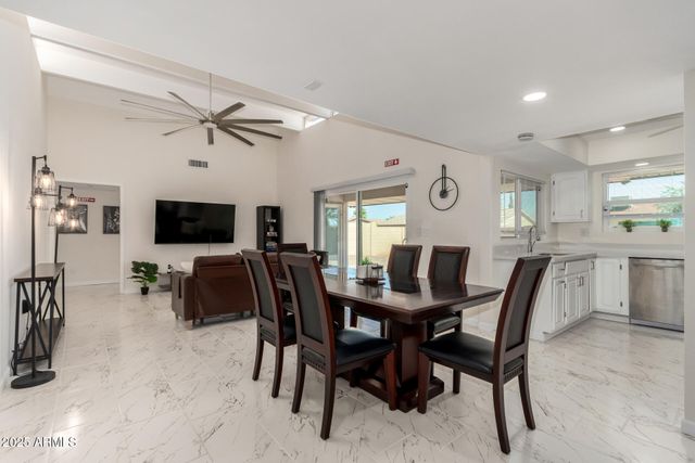 10441 W TWIN OAKS Drive, Sun City, AZ 85351