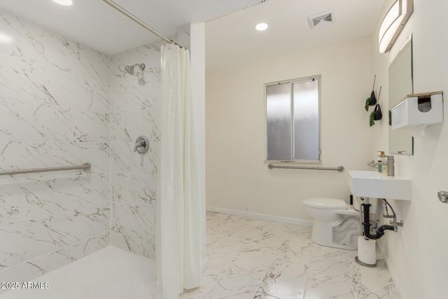 10441 W TWIN OAKS Drive, Sun City, AZ 85351