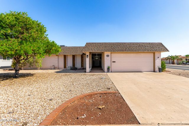 10441 W TWIN OAKS Drive, Sun City, AZ 85351