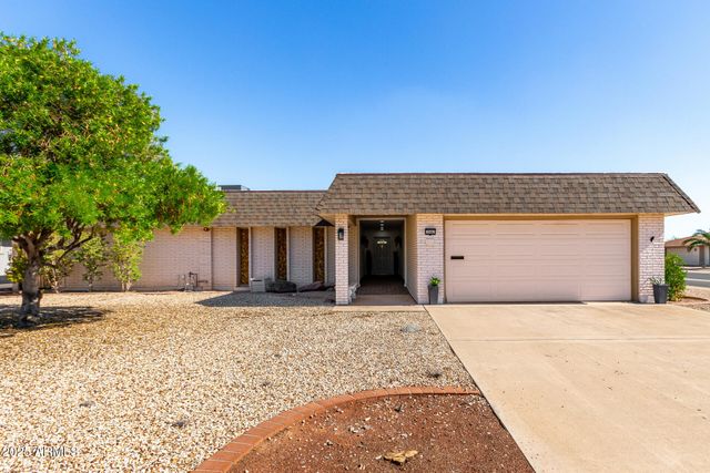 10441 W TWIN OAKS Drive, Sun City, AZ 85351