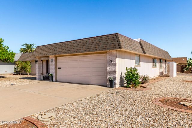 10441 W TWIN OAKS Drive, Sun City, AZ 85351