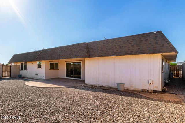 10441 W TWIN OAKS Drive, Sun City, AZ 85351