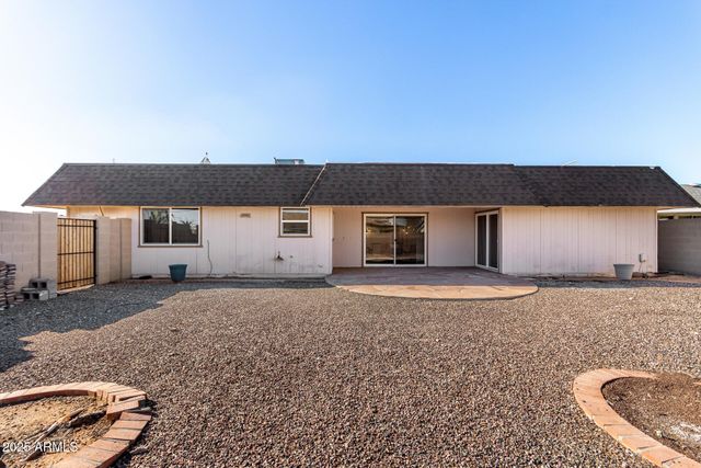 10441 W TWIN OAKS Drive, Sun City, AZ 85351