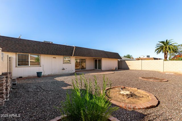 10441 W TWIN OAKS Drive, Sun City, AZ 85351