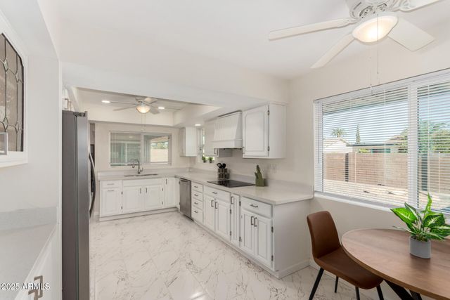 10441 W TWIN OAKS Drive, Sun City, AZ 85351