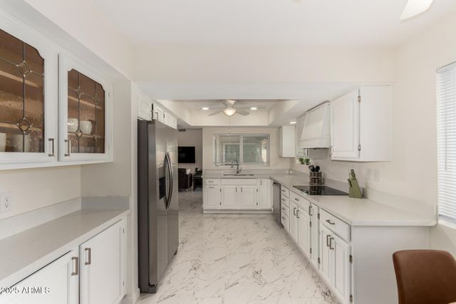 10441 W TWIN OAKS Drive, Sun City, AZ 85351