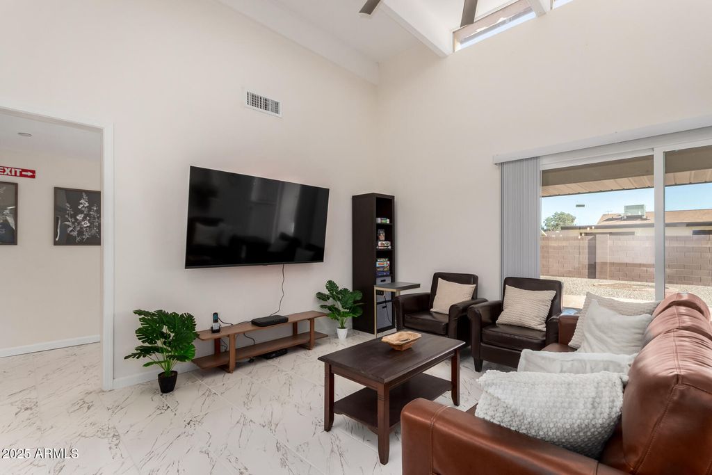 10441 W TWIN OAKS Drive, Sun City, AZ 85351 — photo 4