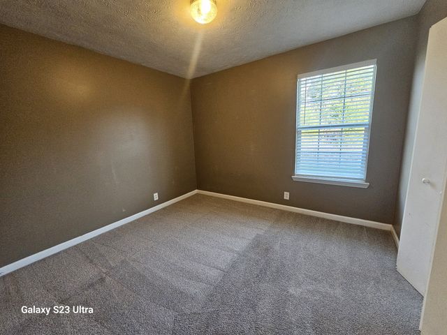 1209 Akins Ridge Dr, La Vergne, TN 37086