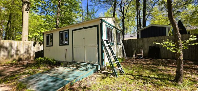 4810 Stauffer Avenue Se, City Of Kentwood, MI 49508