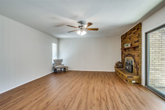 5072 Stanley Drive, The Colony, TX 75056